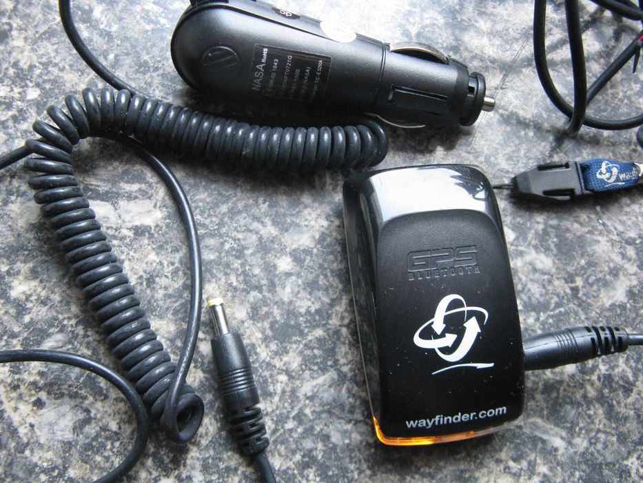 GPS Bluetooth Wayfinder Receiver. Urządzenie, ładowarka samoch 12V itd