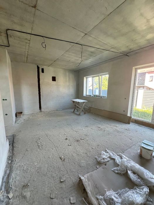 Продаж котеджу в Зимній Воді 3,6 сот ПІДВАЛ. Газ, Розведена електрика