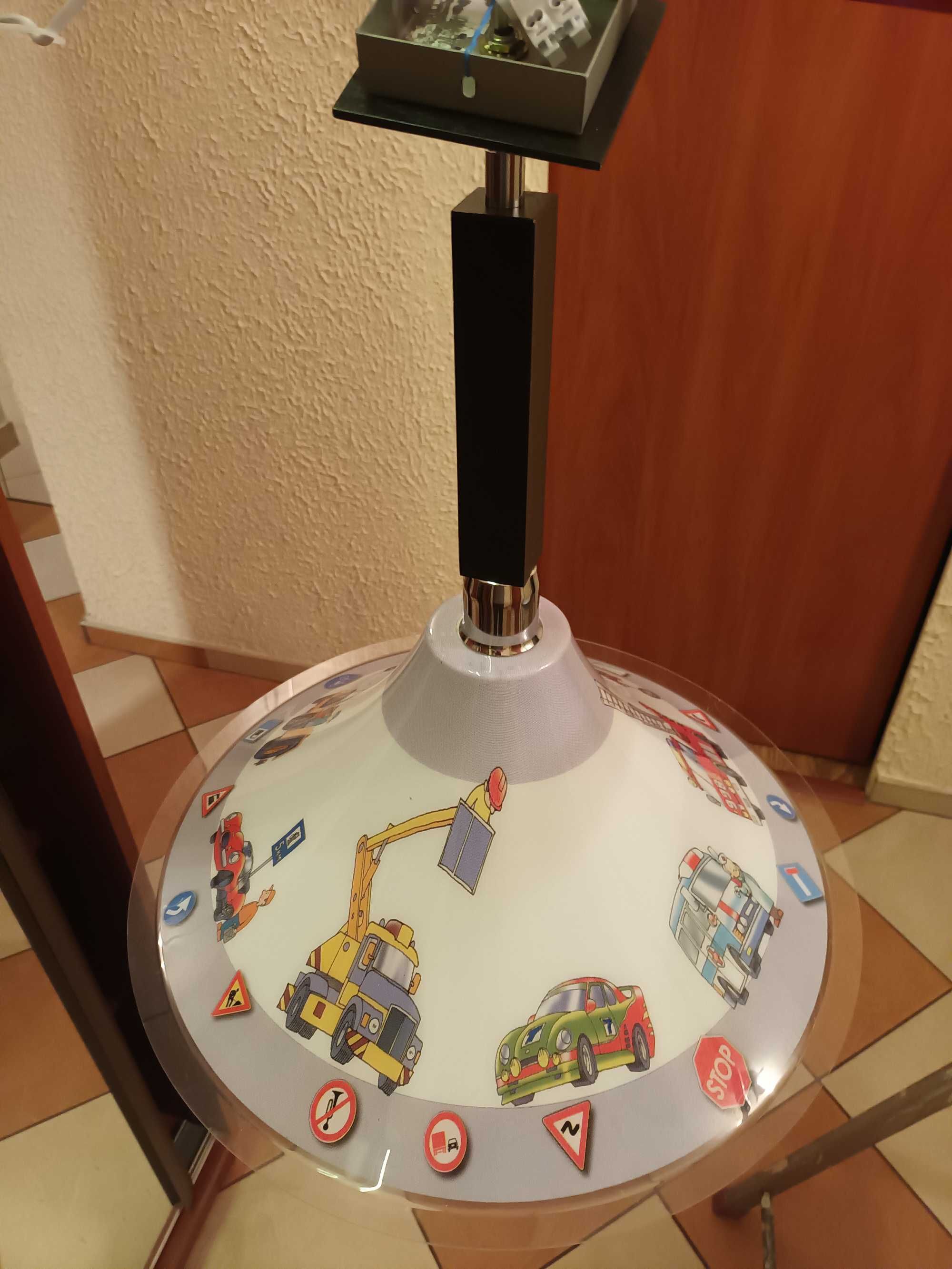 Lampa do pokoju dziecięcego