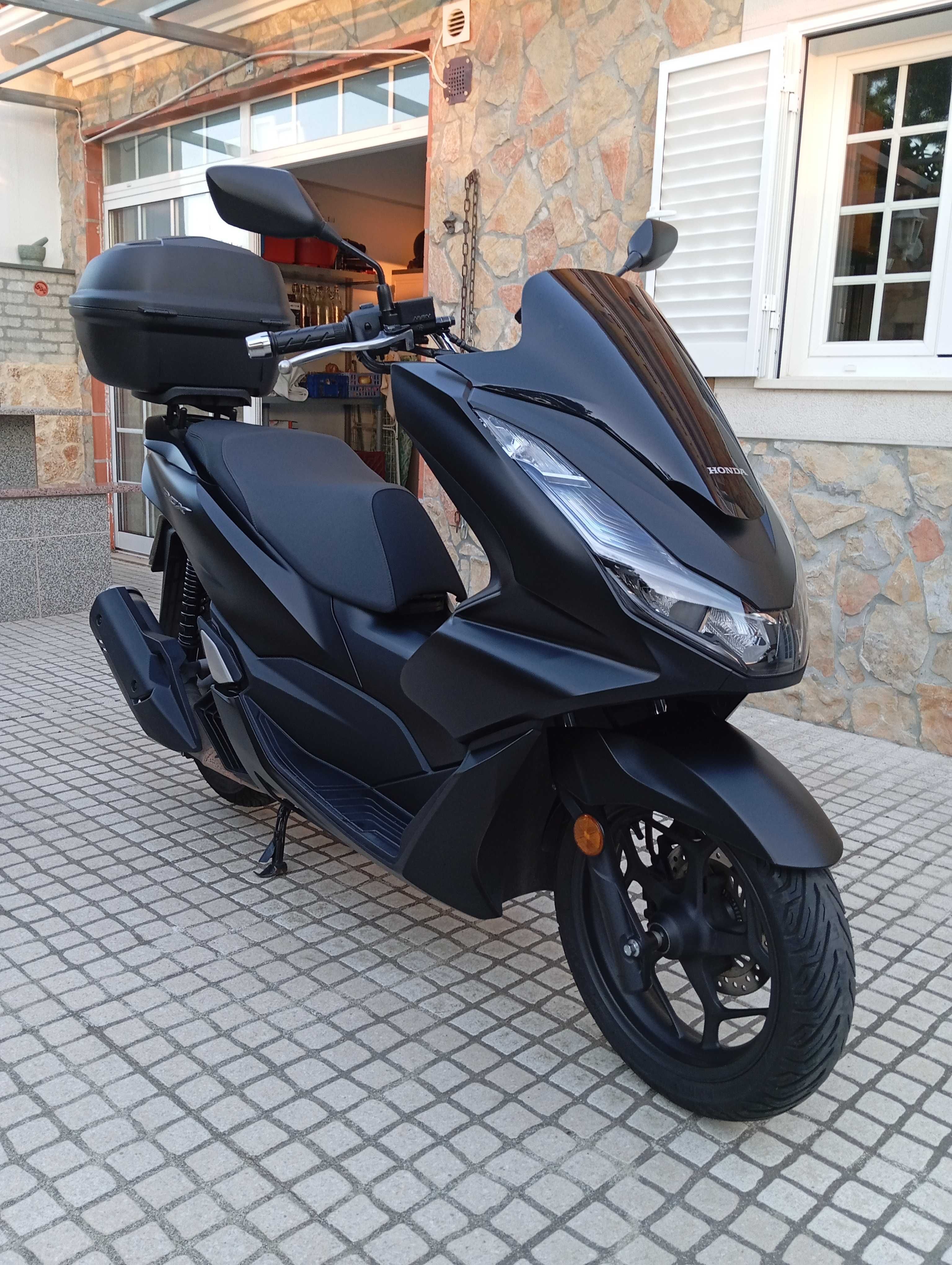 Moto PCX 125, 2023, nova em excelente estado