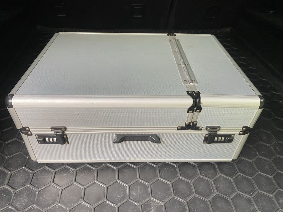 Валізи різні (ціни в приват)