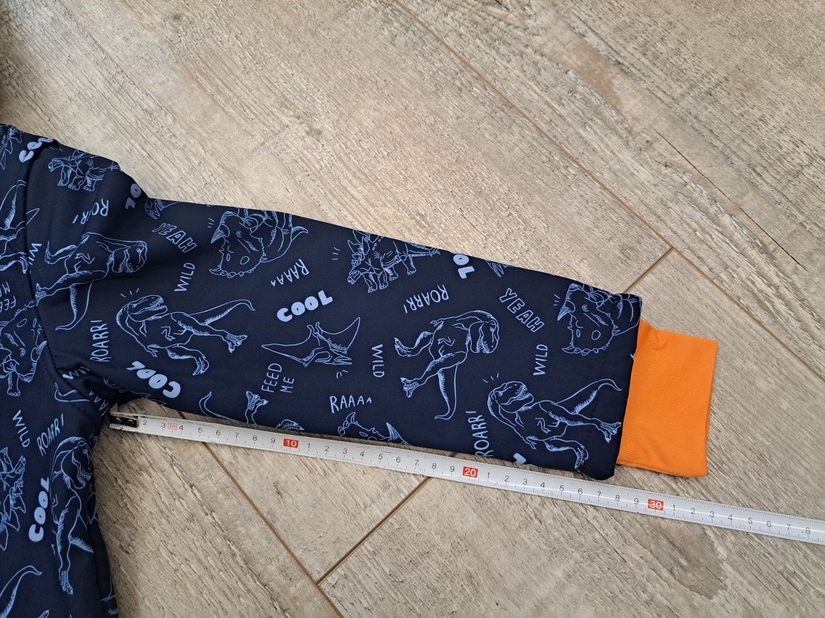 Kurtka typu softshell chłopięca w dinozaury - rozm 122 - KIK
