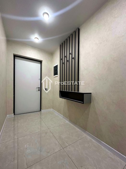 Киев        Ревуцкого ул., 54