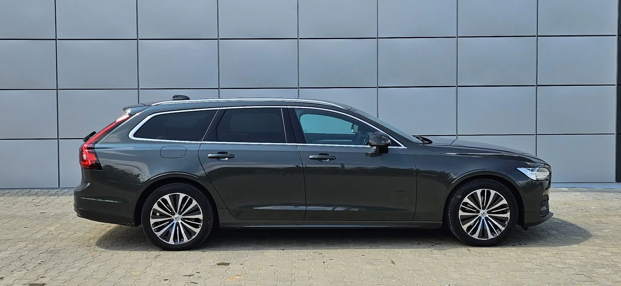 Volvo V90 B4 197KM Momentum Pro akt.tempomat Pilot Assist VIN kredyt leasing