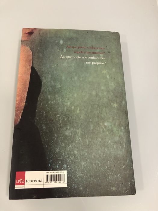 Livro Attachement de Isabel Fonseca