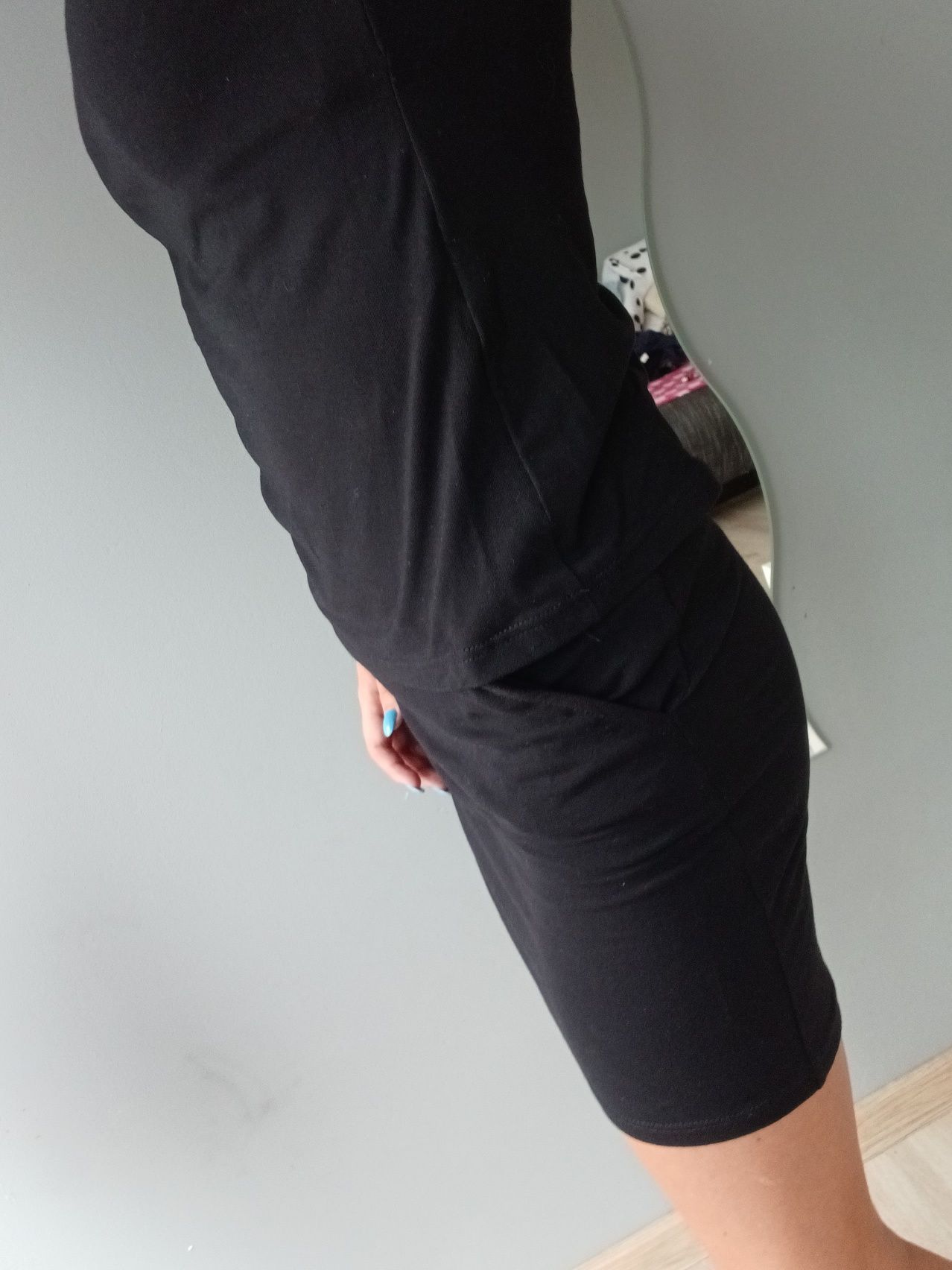 Nowy czarny damski komplet dresowy bluzka i spódniczka