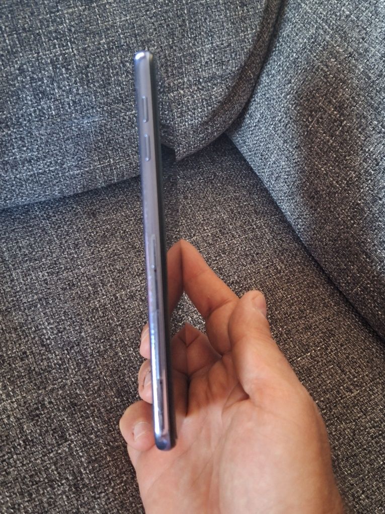 Samsung Galaxy J6 Plus. Ecrã de 6" como novo