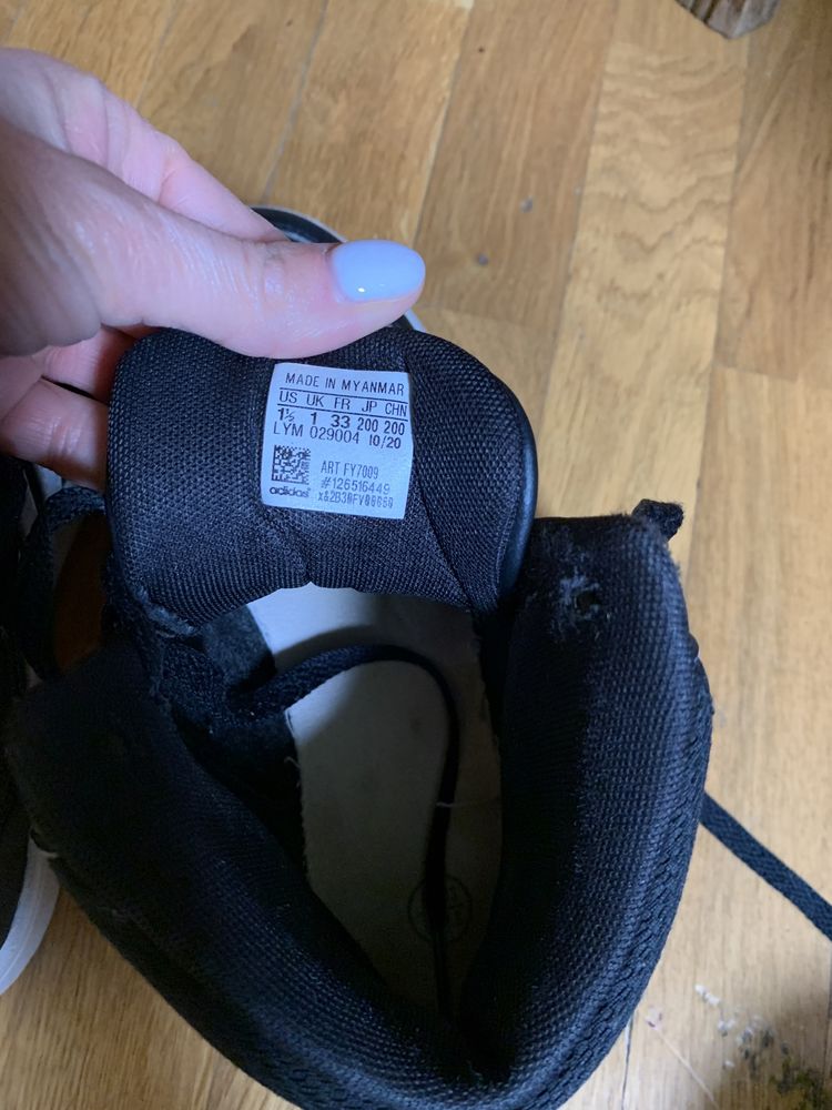 Adidas 33 розмір кросівки