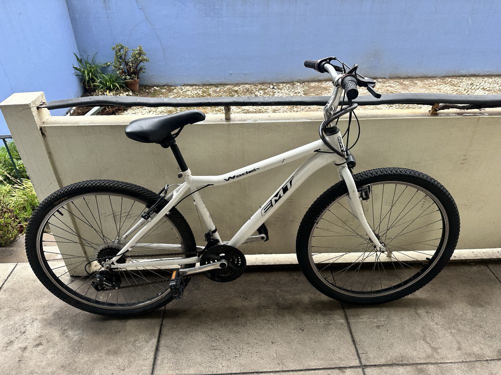 Bicicleta seminova em ótimo estado – rodas novas!