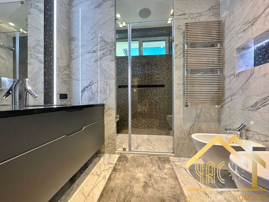 Продаж будинку з авторським ремонтом КМ Zoloche, Вишеньки