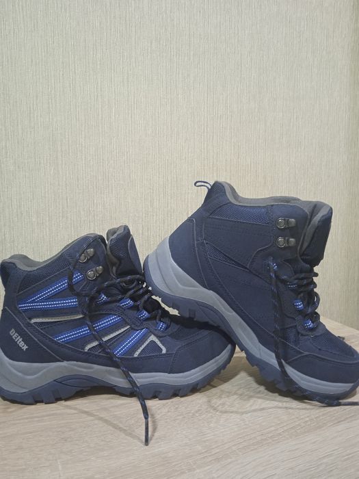 Продаю ботінки на розмір 38