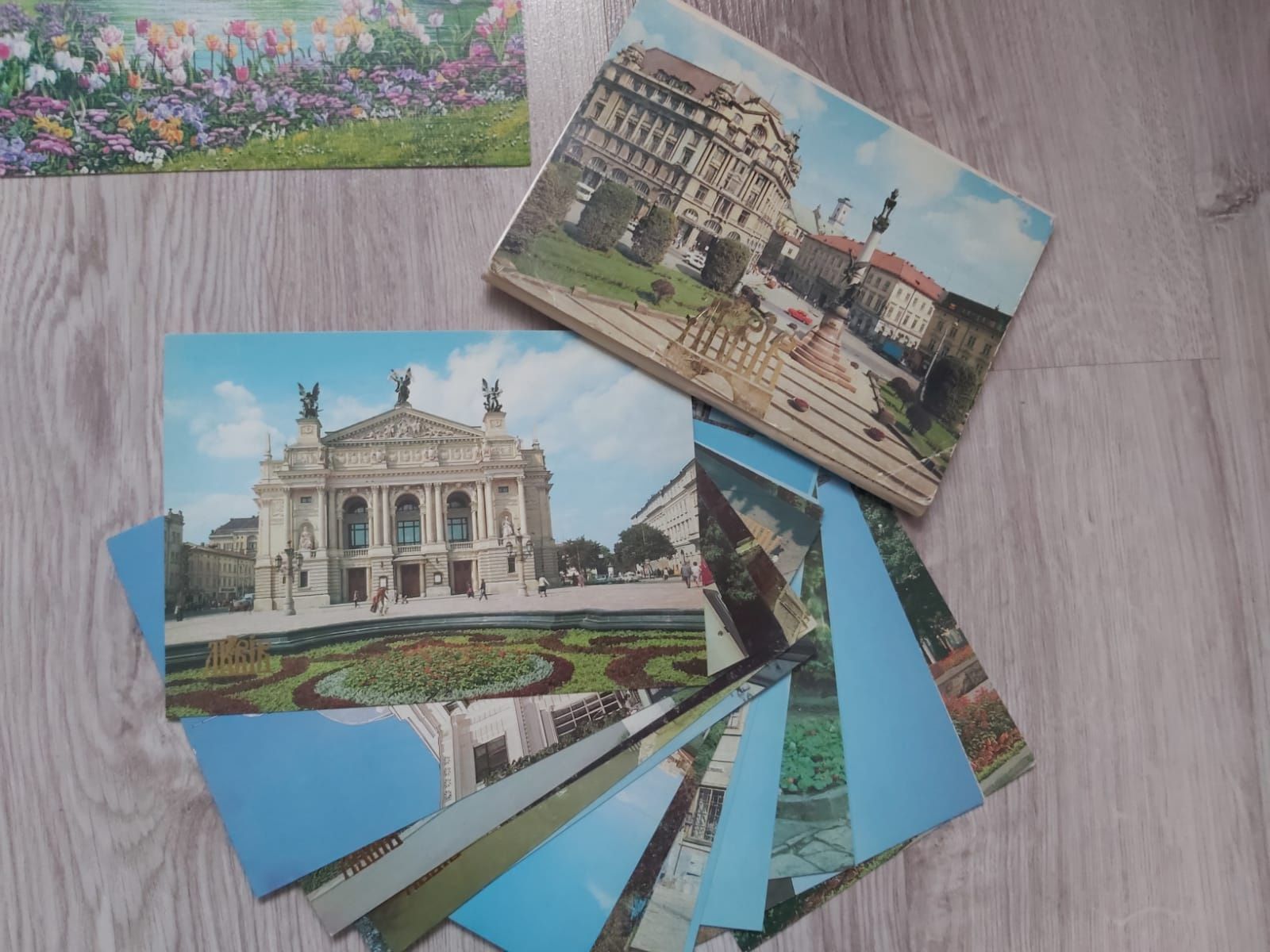 Zestaw pocztówek pocztówki Moskwa Kreml zestaw Lwów kolekcja widokówki