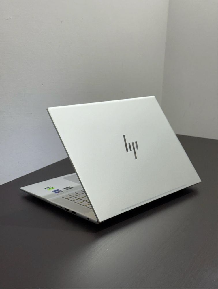HP Envy 16; 19-13Gen