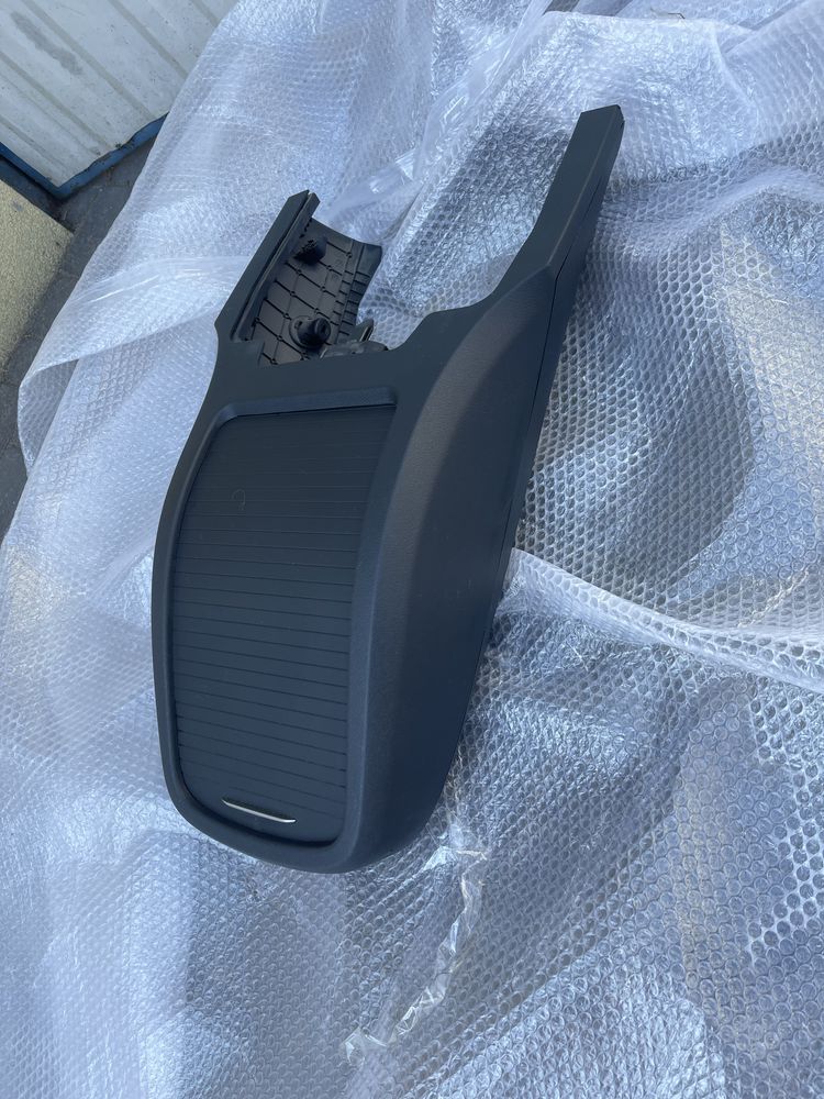 V klasa vito w447 schowek z roleta konsola Półka cup holder