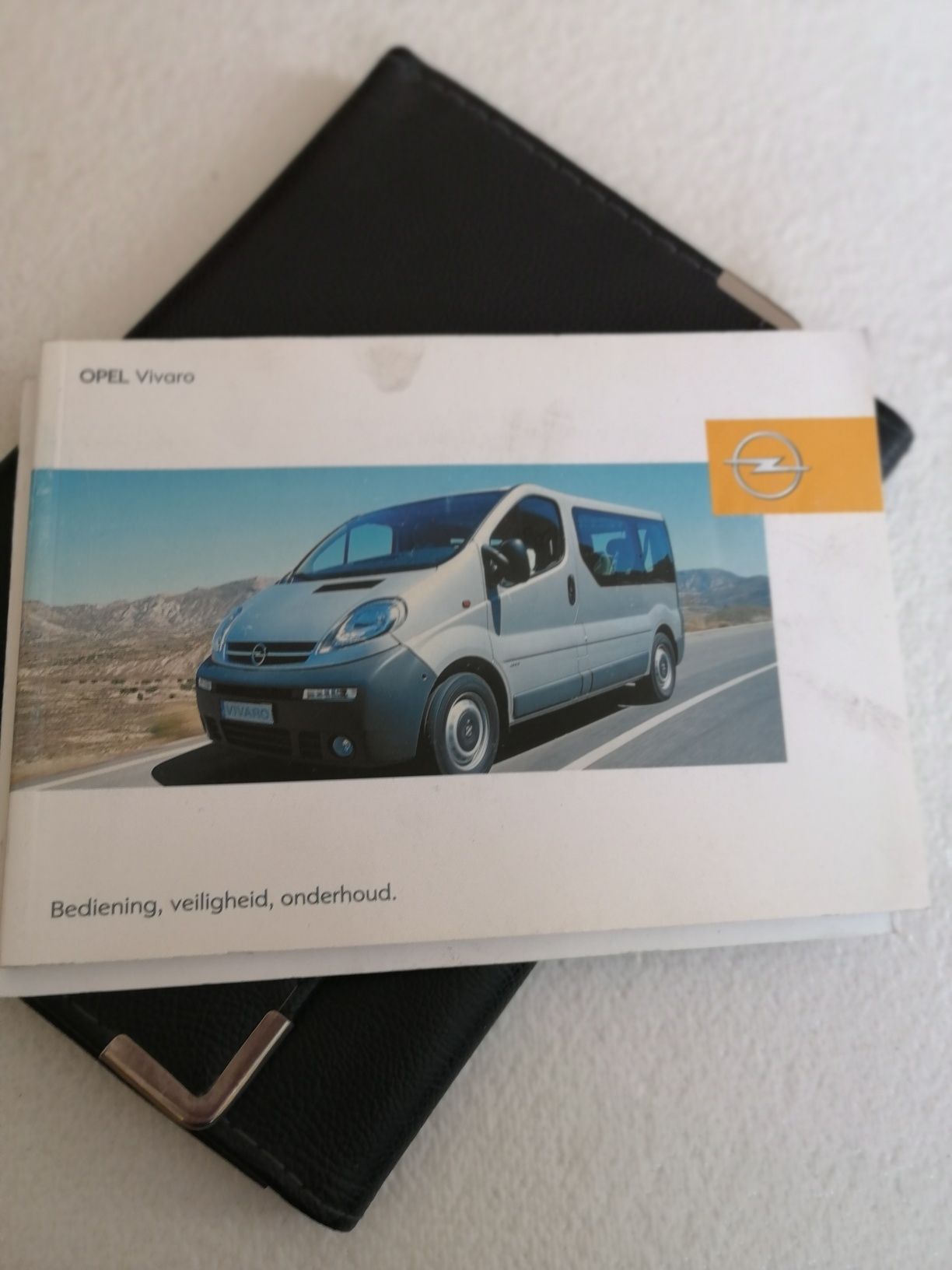 Teczka i książka opel vivaro