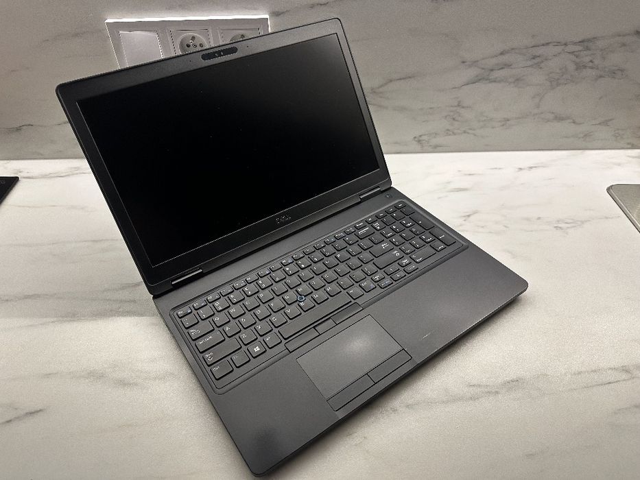 Laptop Dell Precision 3530 (i7, 16GB, 512GB SSD)