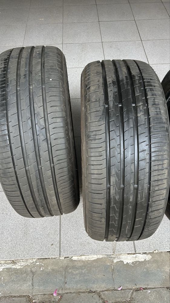 Pneus 235/55/17 103V