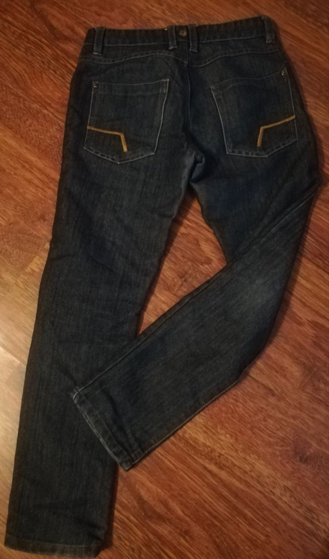 Granatowe jeansy chłopięce
