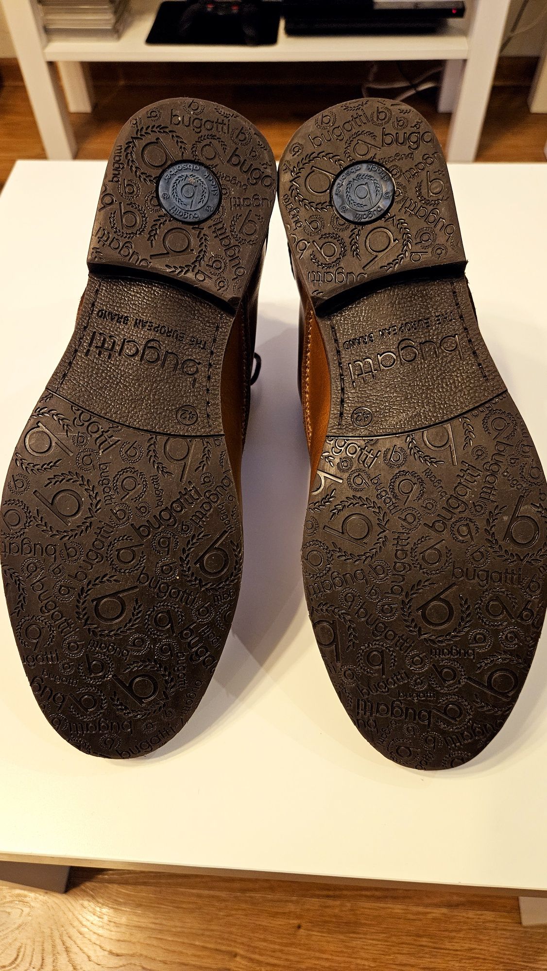 Nowe buty Bugatti skórzane ocieplane brąz rozmiar 42