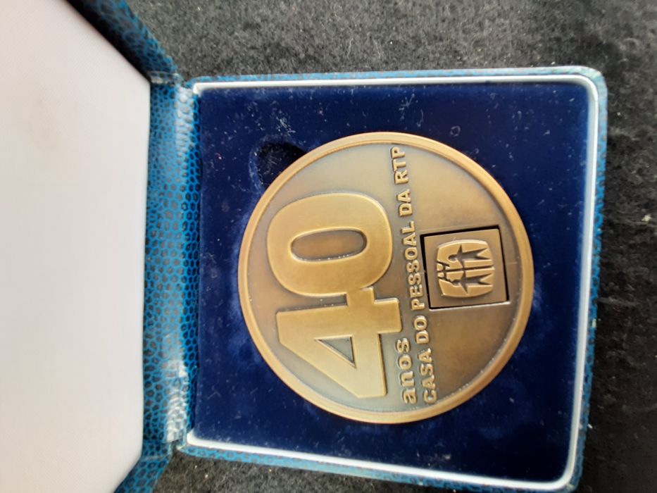 Medalha 8cm antiga com caixa faço entrega domicílio