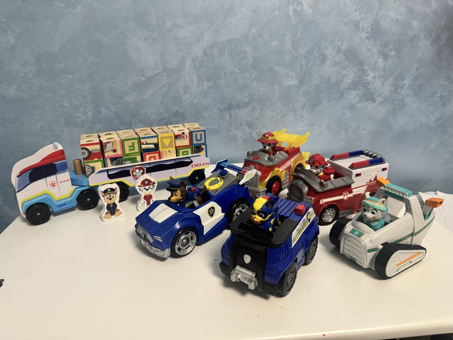 Іграшки щенячий патруль, машини героїв, автобус