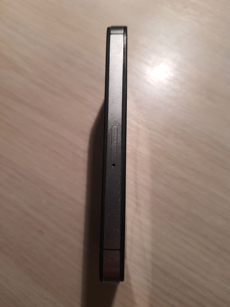 iPhone 4s, Блокировка айклауда