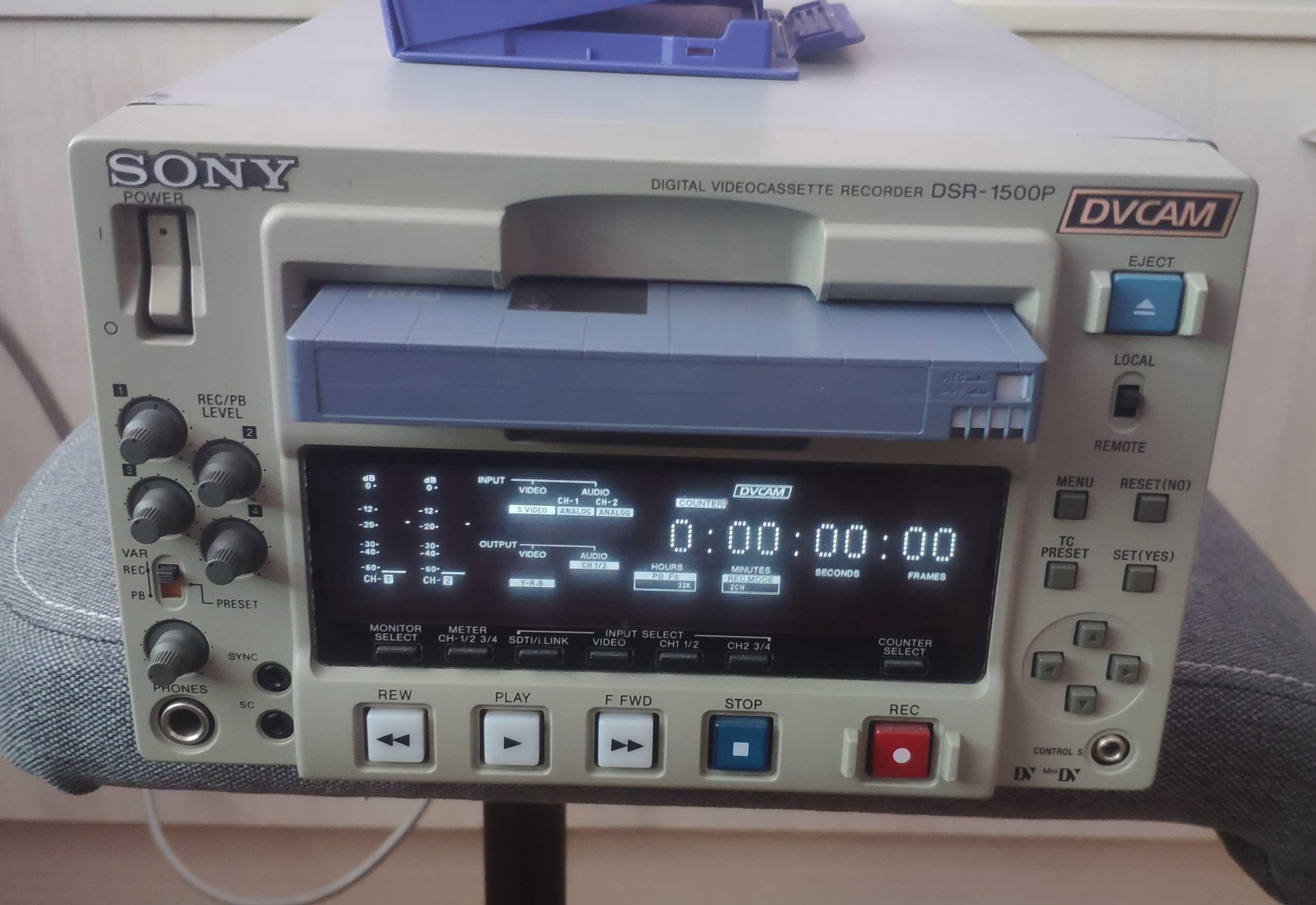 Відеорекодер PDW-R1 Sony XDCAМ Professional Disc Field Recorder Player