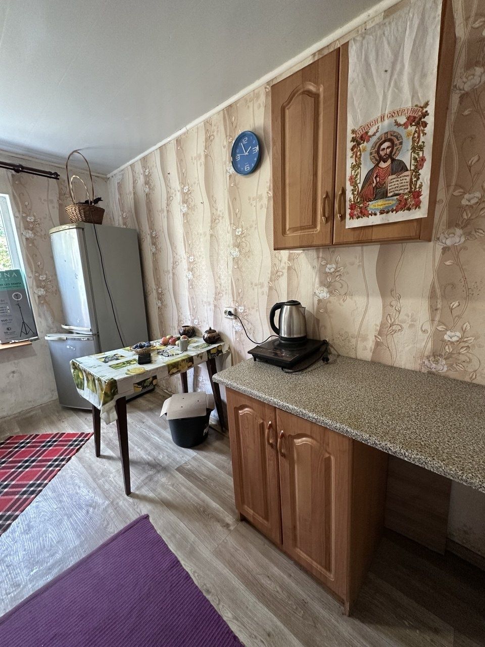 Здається Флігель в центрі міста. Окремий двір. Місце для авто