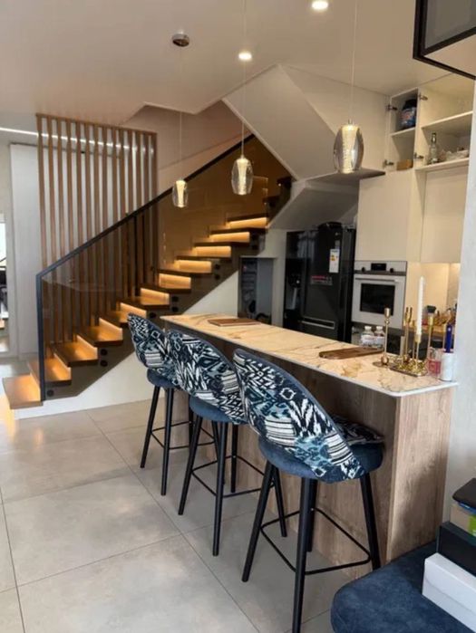 Продажа прикольной видовой двухуровневой квартиры с ремонтом