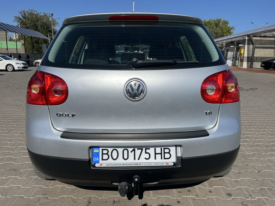 Volkswagen Golf 2006 1.6 бензин