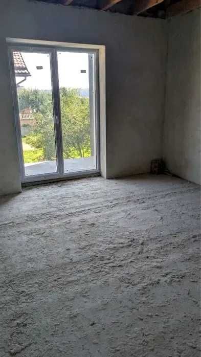 Продається ЗДАНИЙ будинок з ГАРАЖЕМ з виглядом на Вовчинецькі гори