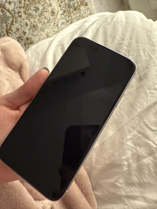 iPhone 11 Branco 64GB + Capas Grátis - Funcional, com Marcas de Uso