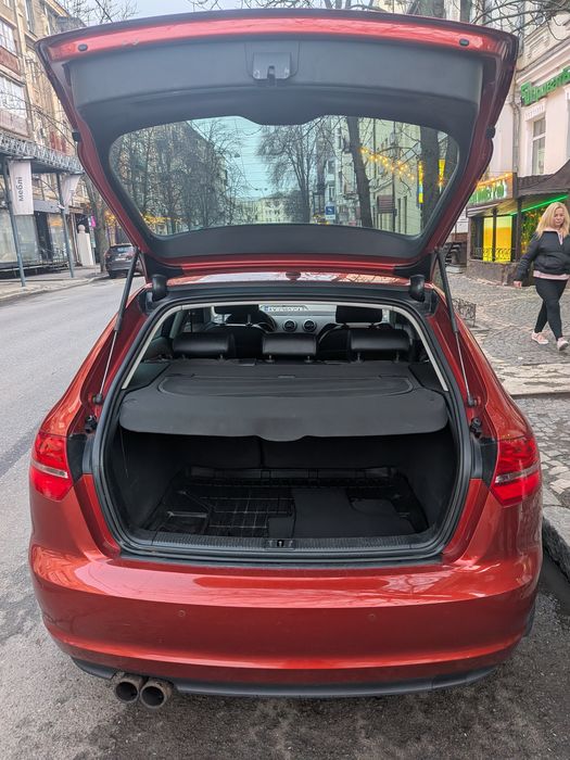 Продам ауди а 3 куплена 2012