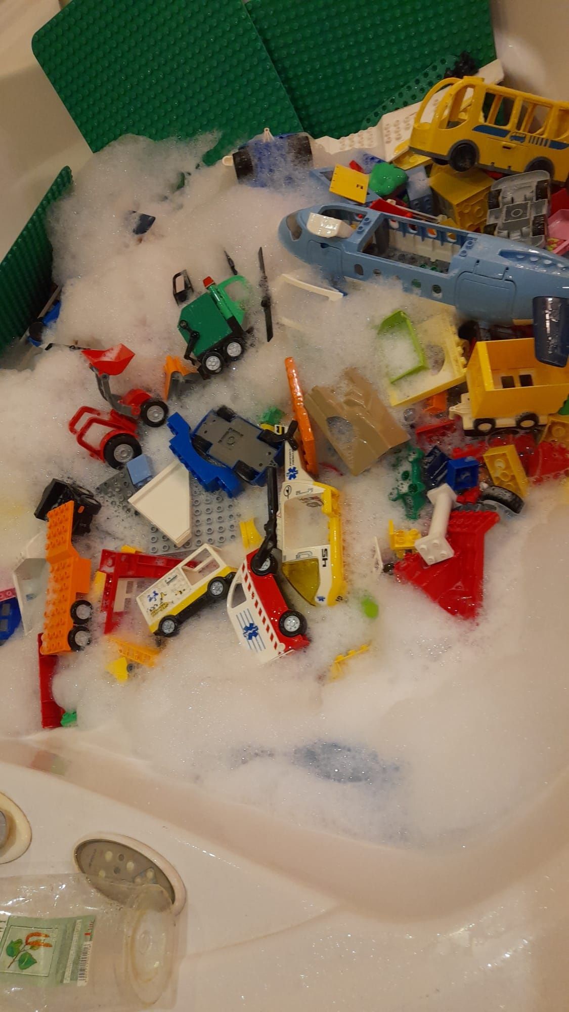 Lego Duplo 35kg klocków! Niepowtarzalne zestawy  które stworzą całe m