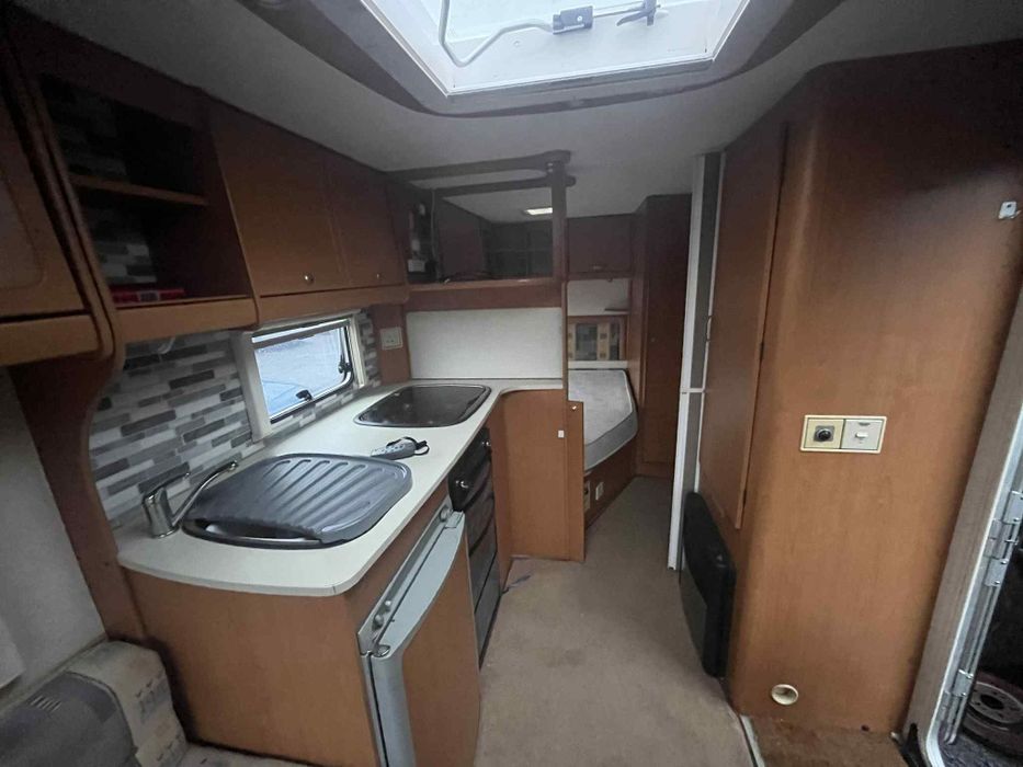 Caravana de 2008 4 dormidas com quarto e cama fixa