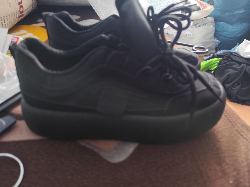 Buty damskie czarne rozm 39 nowe