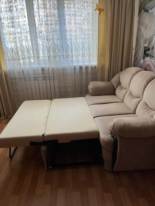 Продам б/у диван
