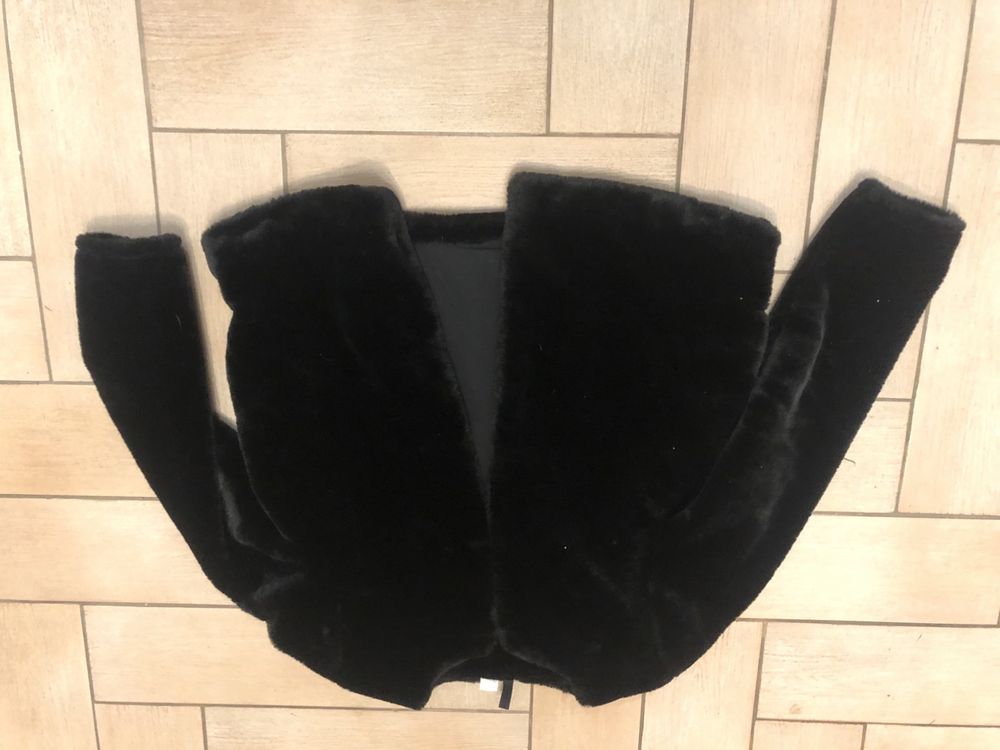 -Miłe   Czarne futerko H&M rozm. M