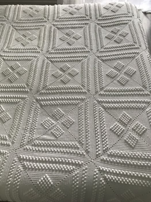 Grande Colcha - Toda trabalhada à mão - Artesanato