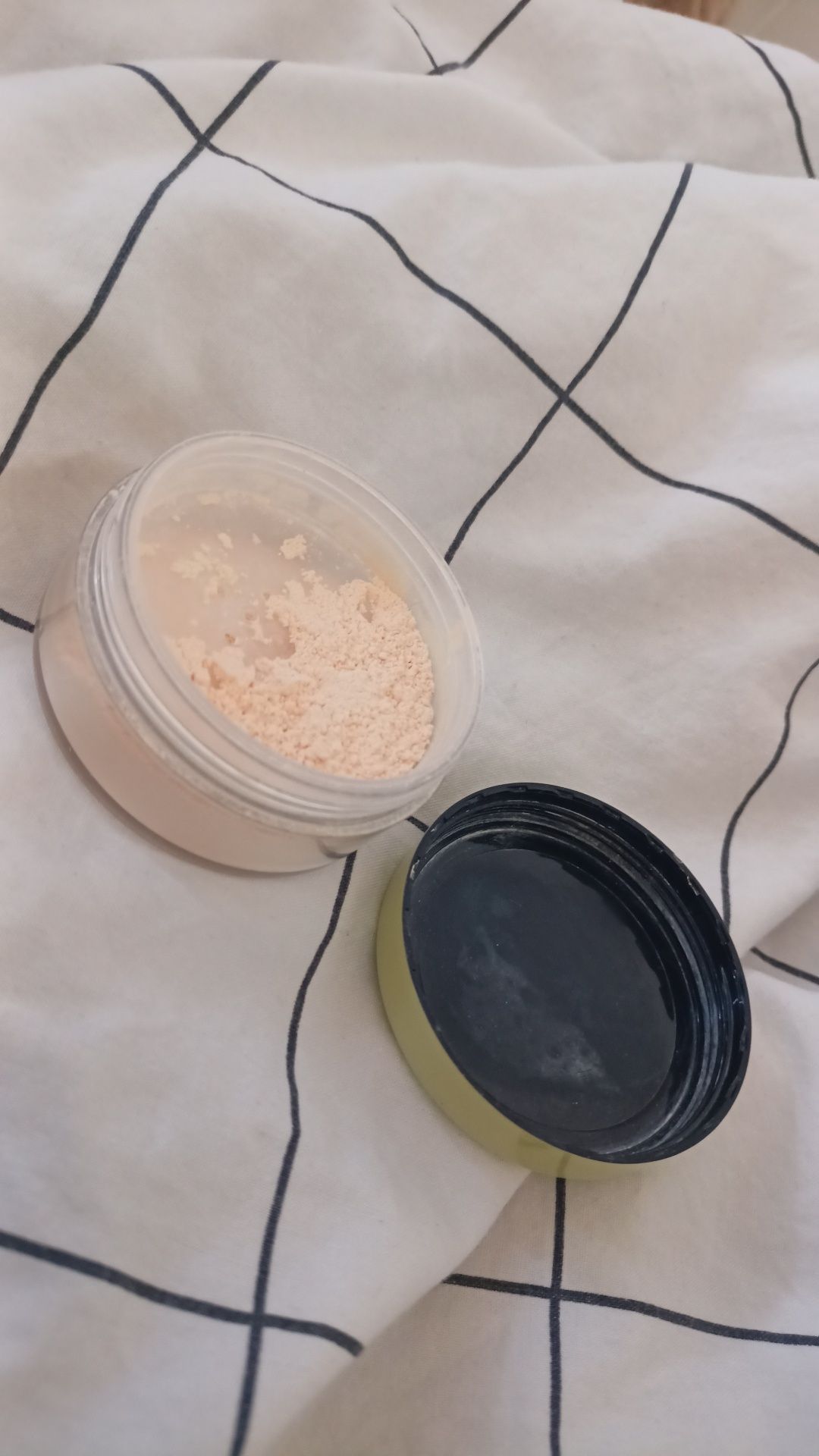 bananowy loose puder