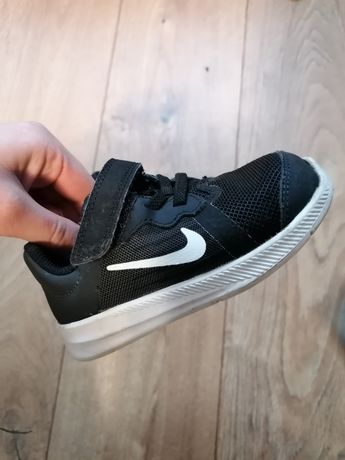 Buty sportowe Nike rozmiar 23,5 wkładka 13 cm