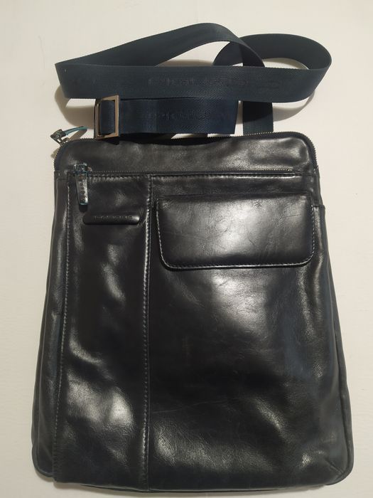 Чоловіча сумка Piquadro темно-синього кольору