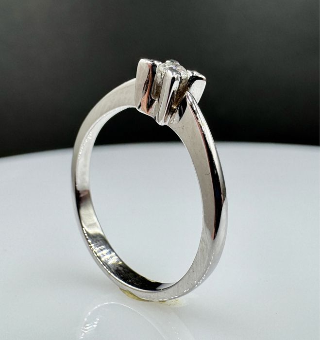 Каблучка золота 585 з діамантом