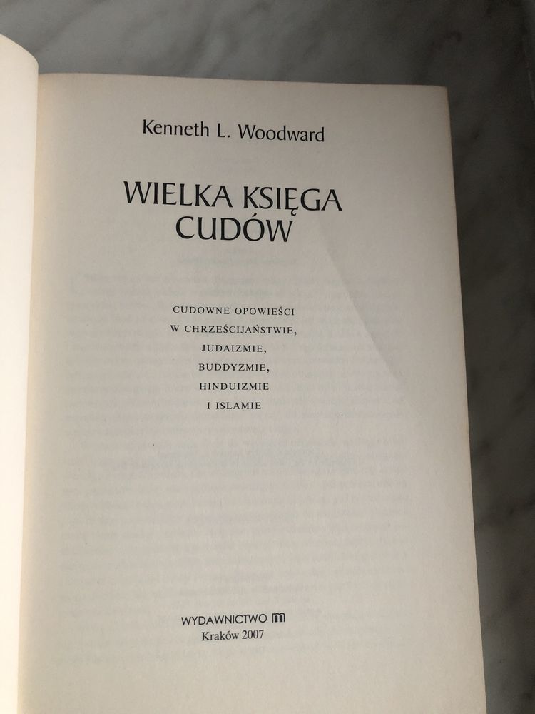 Książka Wielka księga cudów Kenneth L. Woodward
