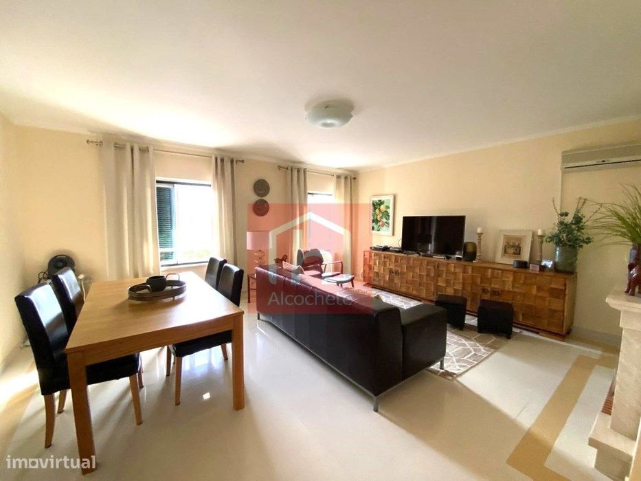 Apartamento T3 na Urbanização Praia dos Moinhos com lugar parqueame...