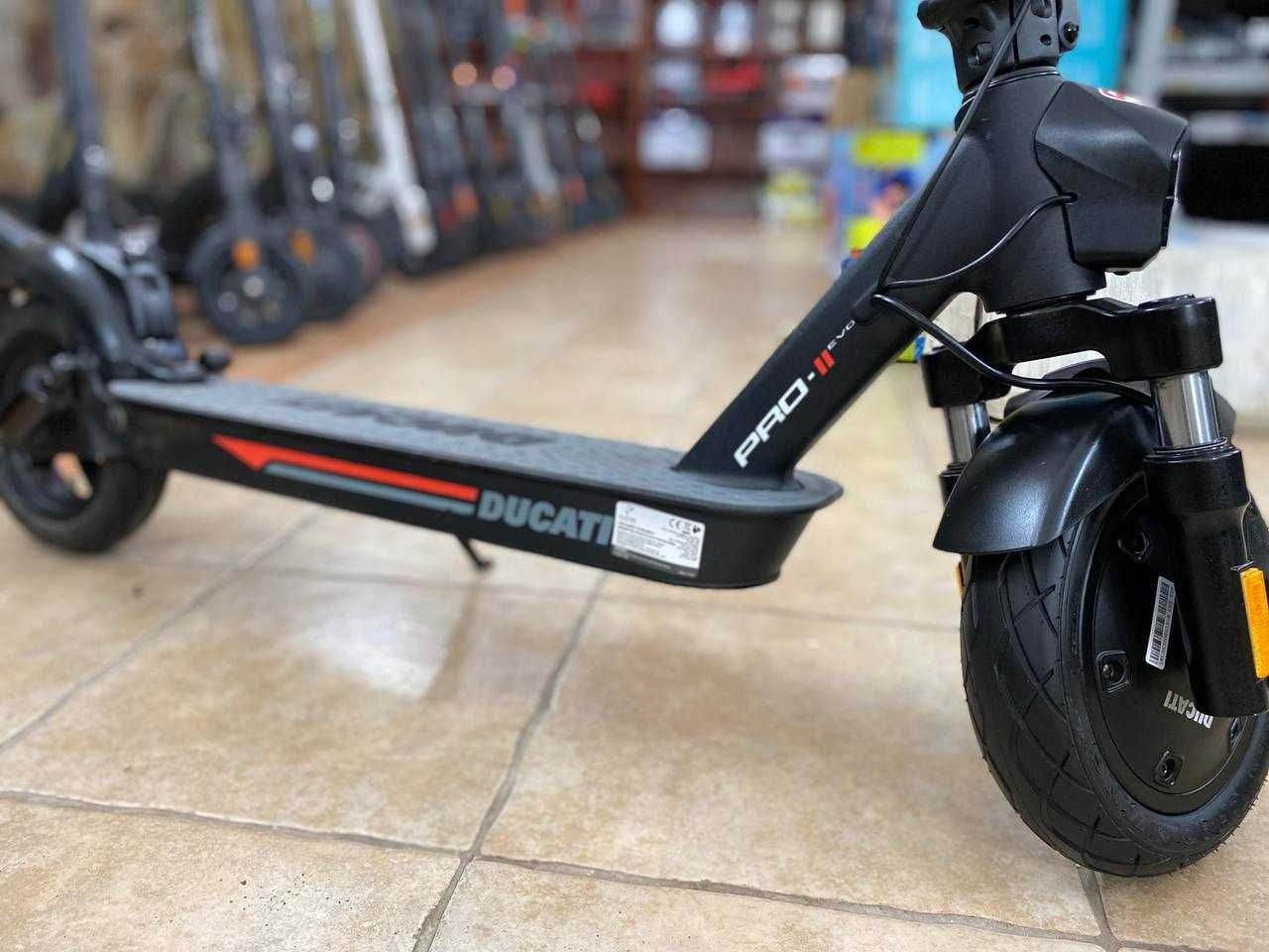 Ducati Pro 2 Evo электросамокат електросамокат самокат электроскутер