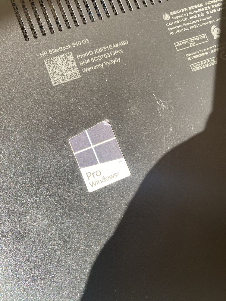 Laptop i7, 8GB, SSD 256, Win 10 Pro + Ładowarka (orginalna)