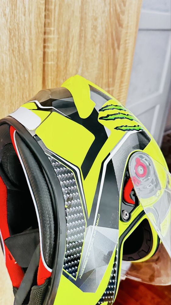 Capacete LS2 tamanho XL.