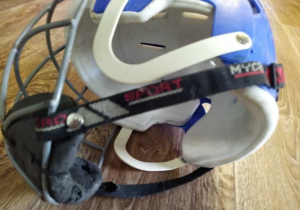 Хоккейный, бейсбольный шлем