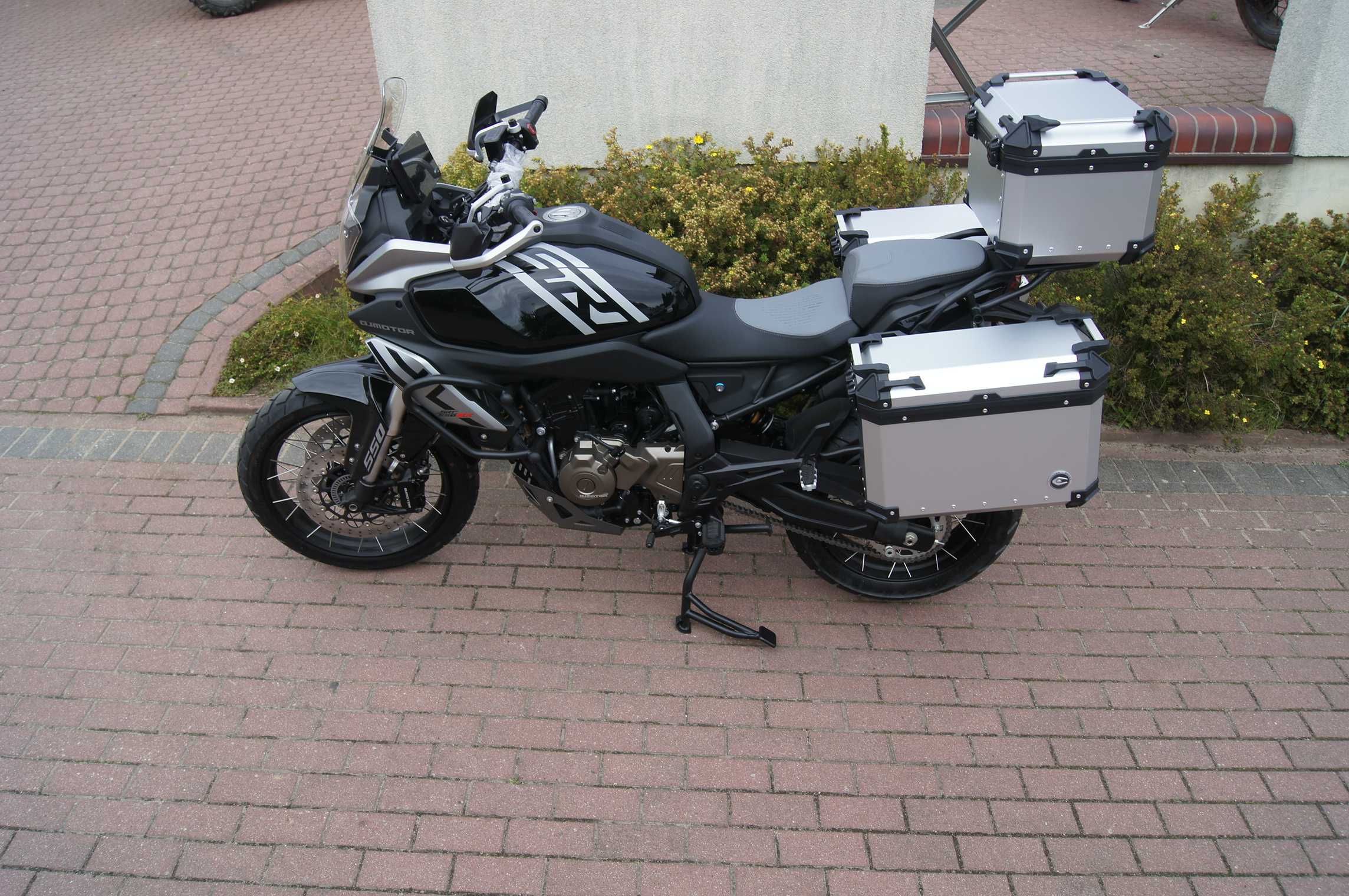 Qjmotor SRT 600 ABS ESP Kufry Promocja Brembo Reda Lębork Słupsk Hel